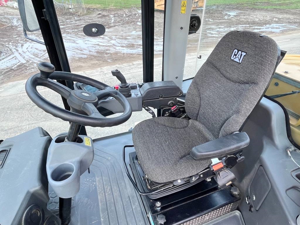 CAT CS66B - Excellent Condition / Low Hours / CE