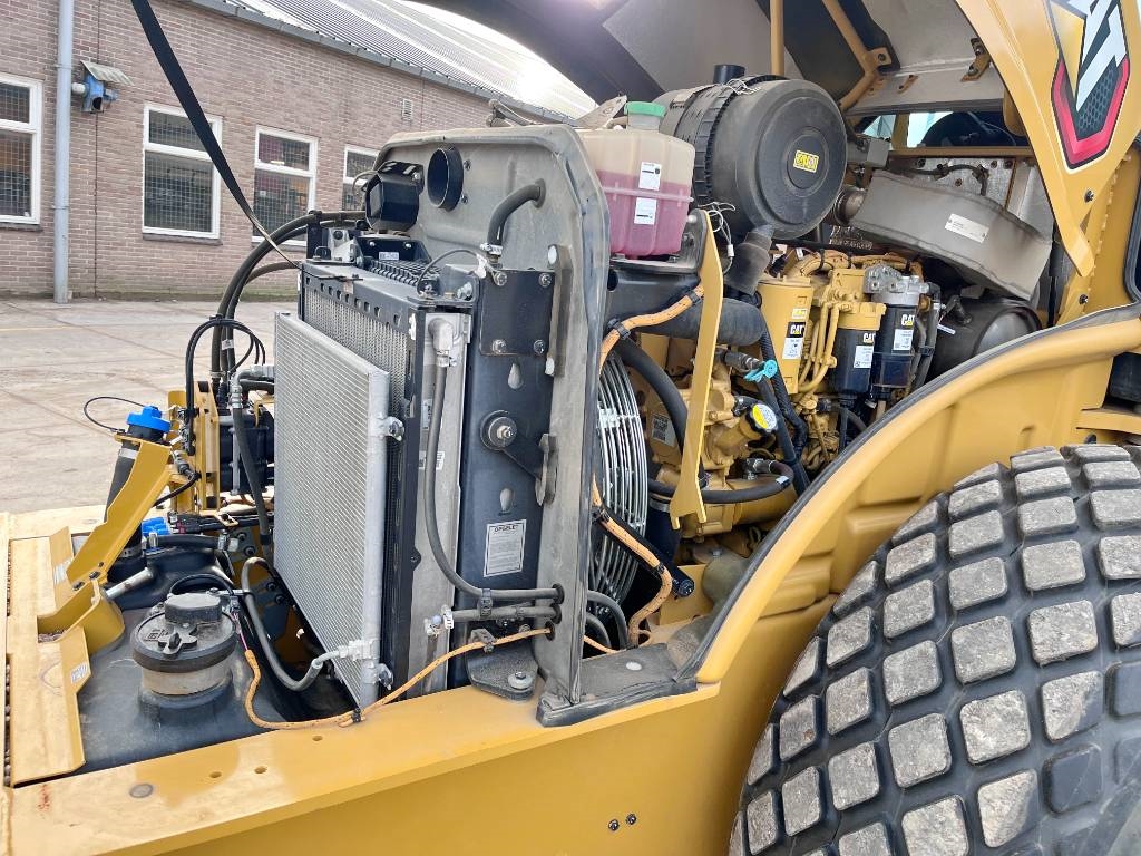 CAT CS66B - Excellent Condition / Low Hours / CE