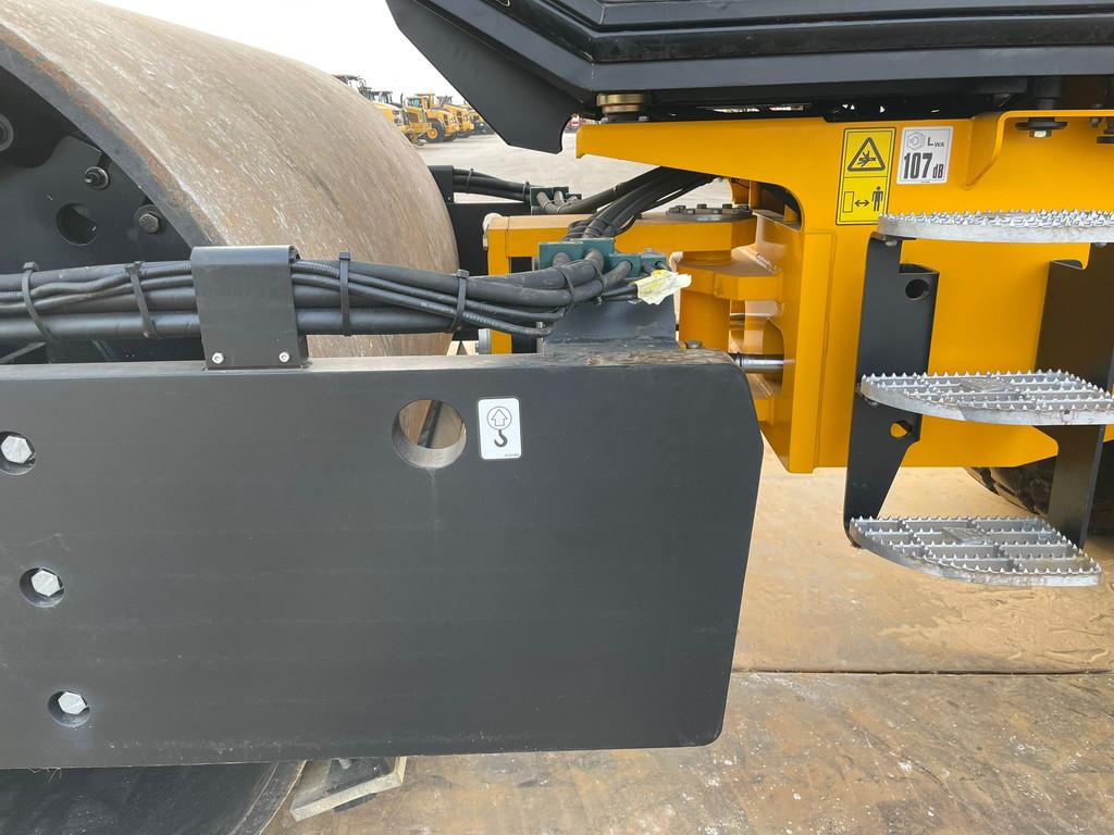 2025 JCB VM166D-45606685