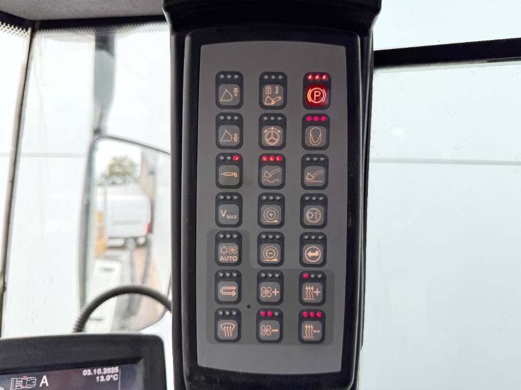 Liebherr L550 X-Power - Quick Coupler / Automatic Greasing