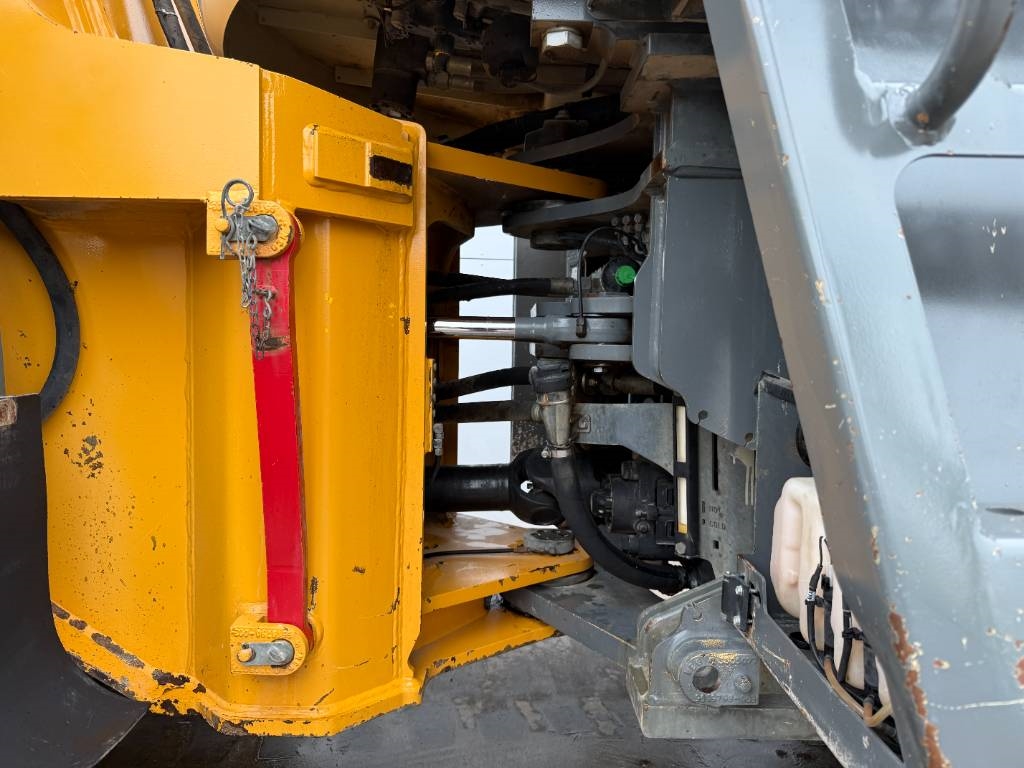 Liebherr L550 X-Power - Quick Coupler / Automatic Greasing