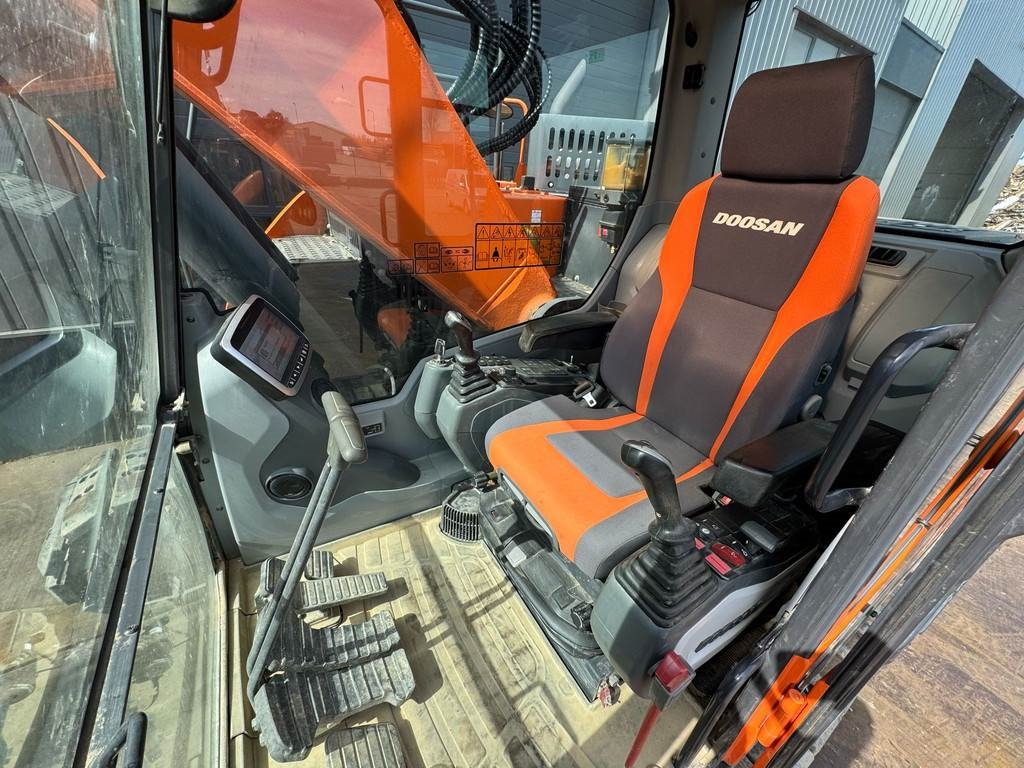 Doosan DX235LCR-5 - 680 hours