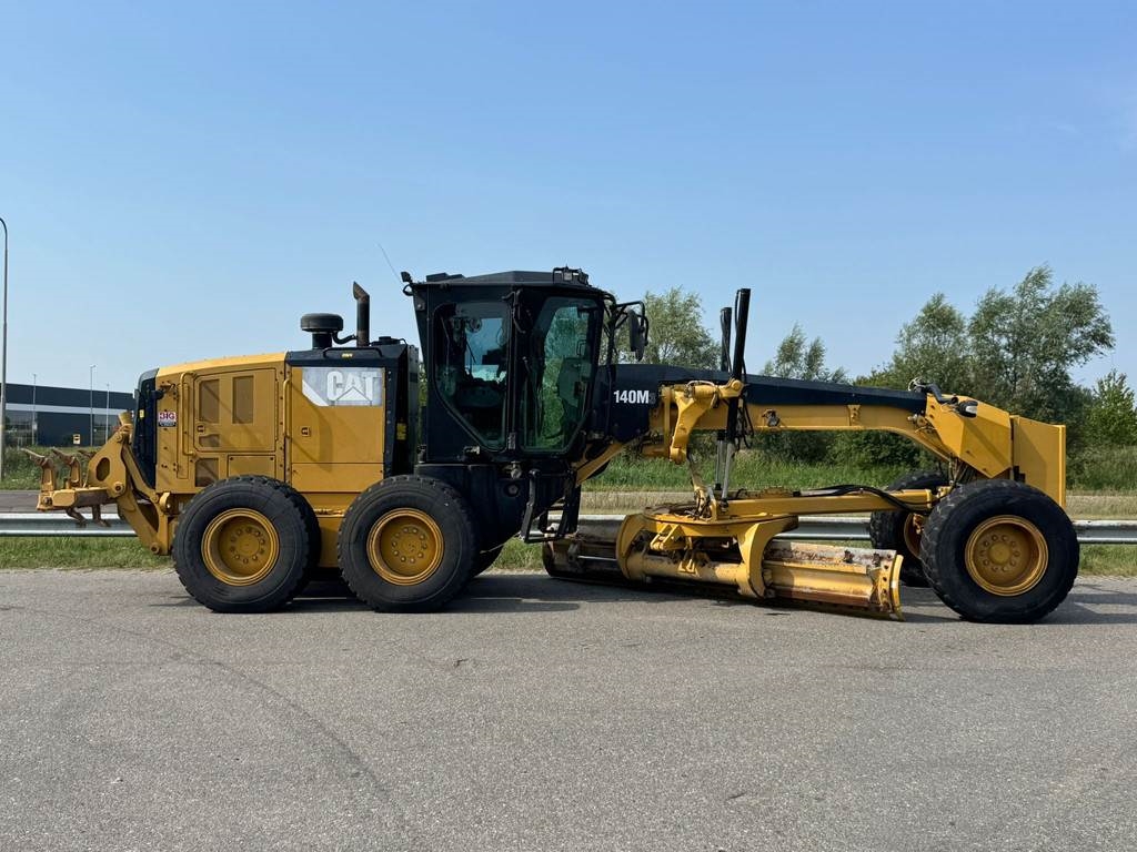 CAT 140M3