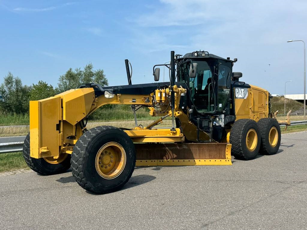 CAT 140M3