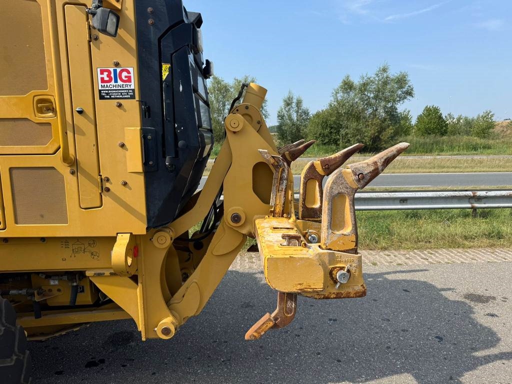 CAT 140M3