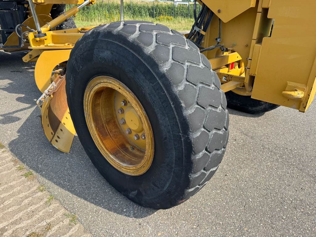 CAT 140M3