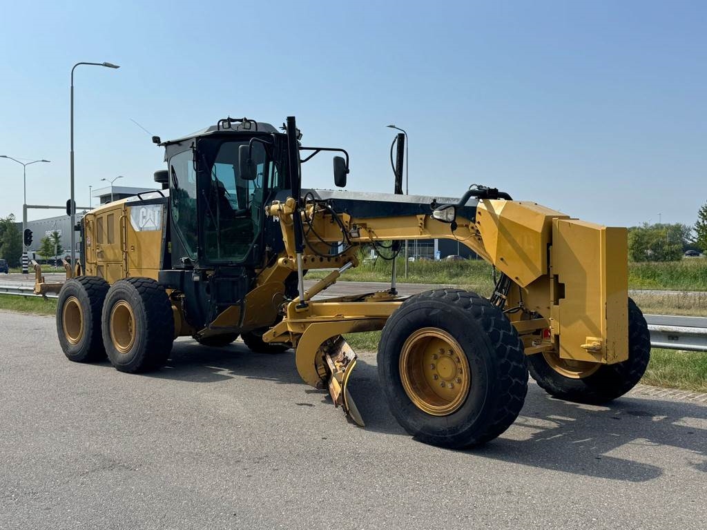CAT 140M3