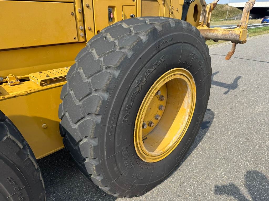 CAT 140M3