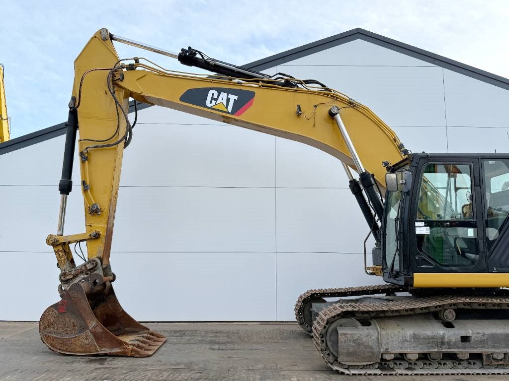 CAT 329ELN German Machine / Quick Coupler
