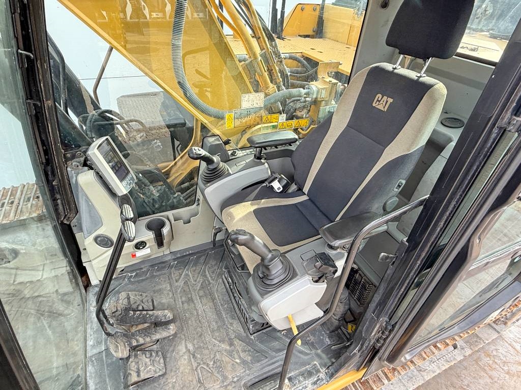 CAT 329ELN German Machine / Quick Coupler