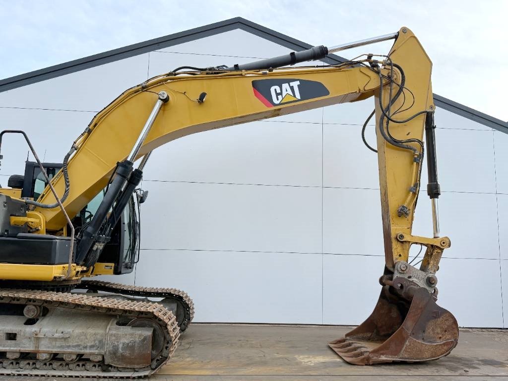 CAT 329ELN German Machine / Quick Coupler