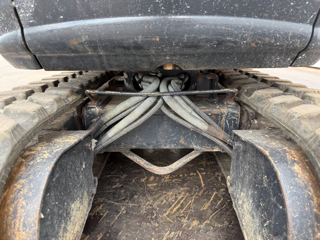 Kubota U10-3 - Hydr. Undercarriage / Hammer Lines