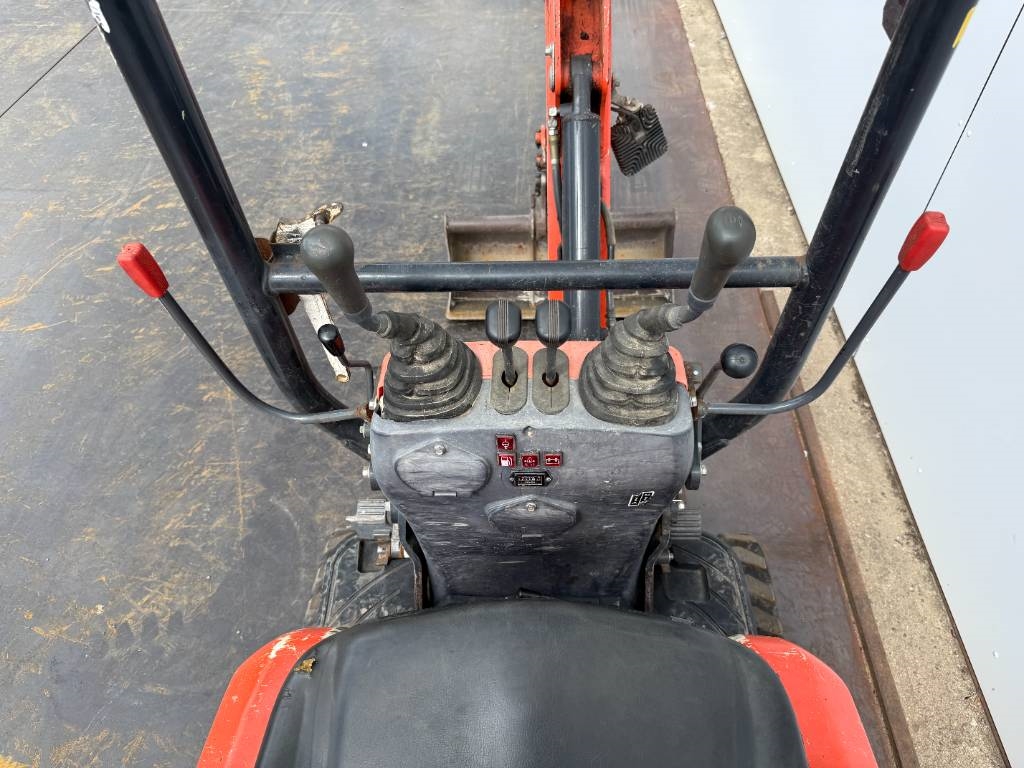 Kubota U10-3 - Hydr. Undercarriage / Hammer Lines