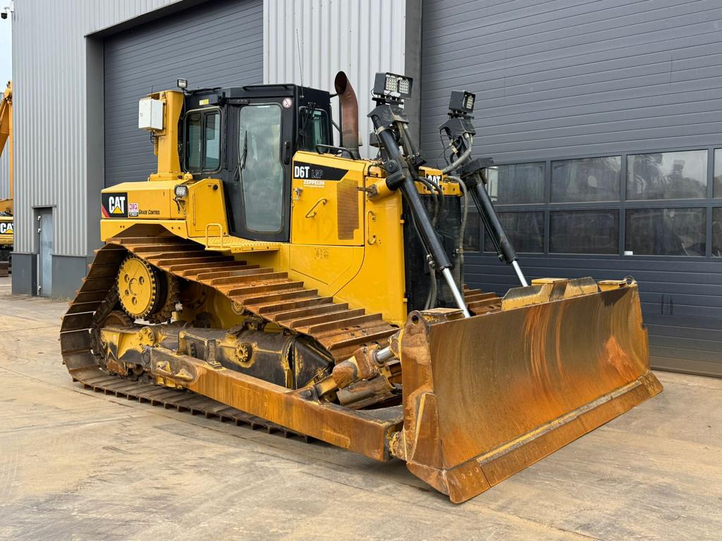 CAT D6T LGP