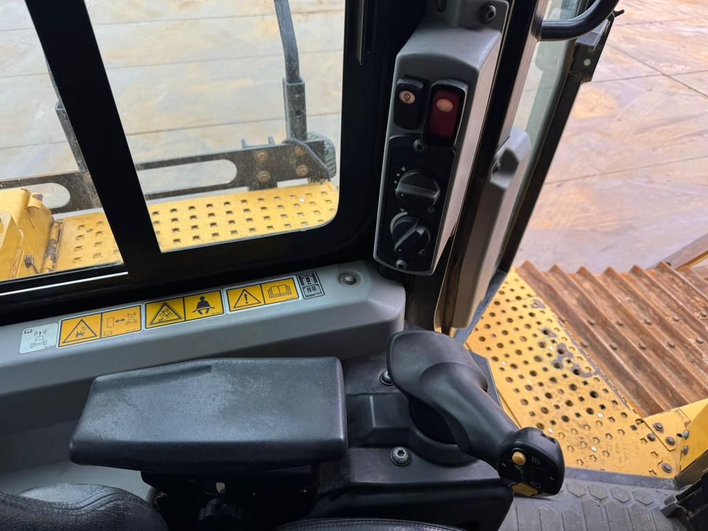 CAT D6T LGP