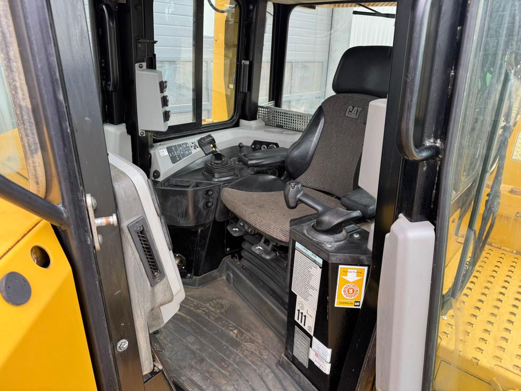 CAT D6T LGP