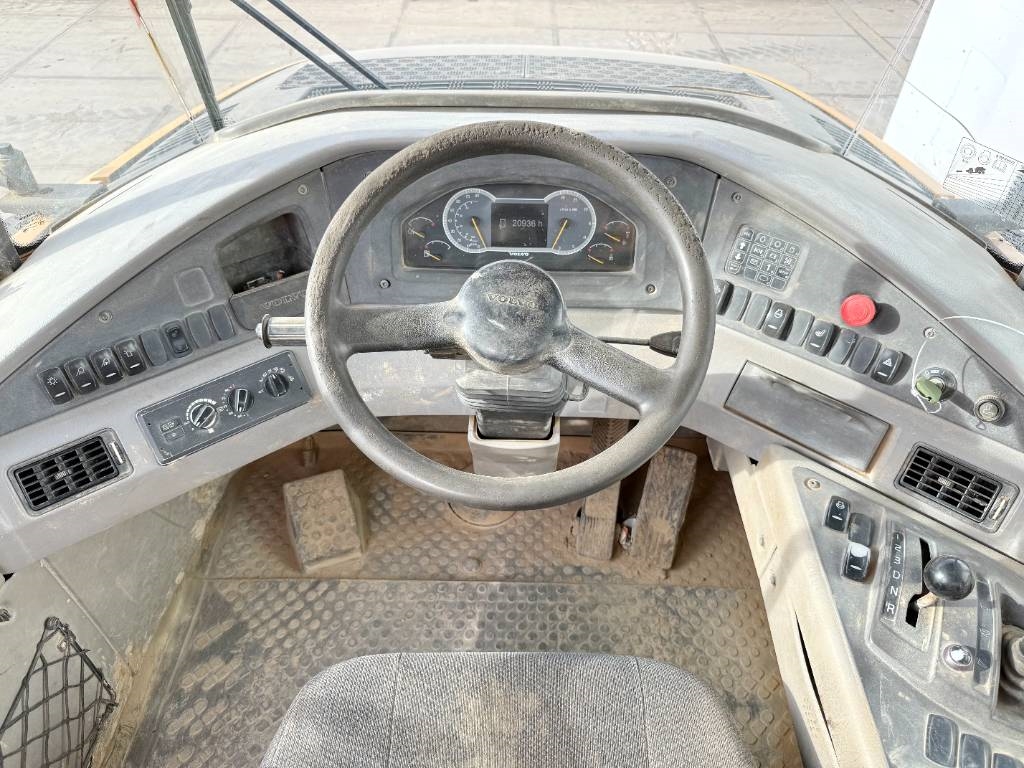 Volvo A35F - Tailgate / Backup Camera