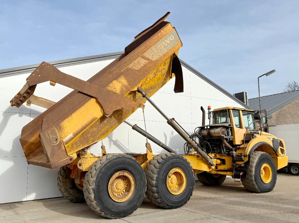 Volvo A35F - Tailgate / Backup Camera
