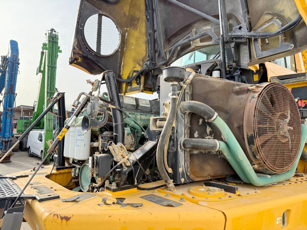 Volvo A35F - Tailgate / Backup Camera