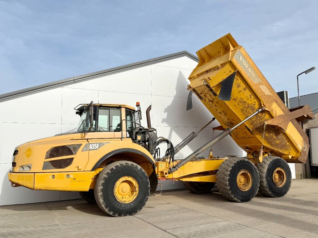 Volvo A35F - Tailgate / Backup Camera