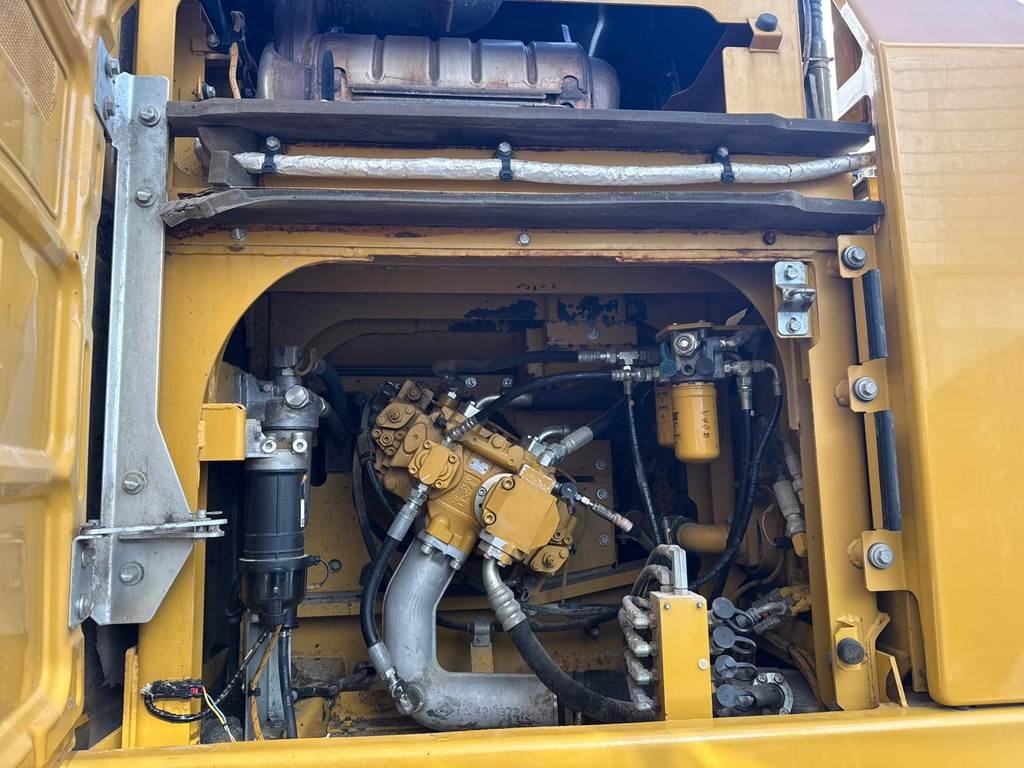 CAT 330FL