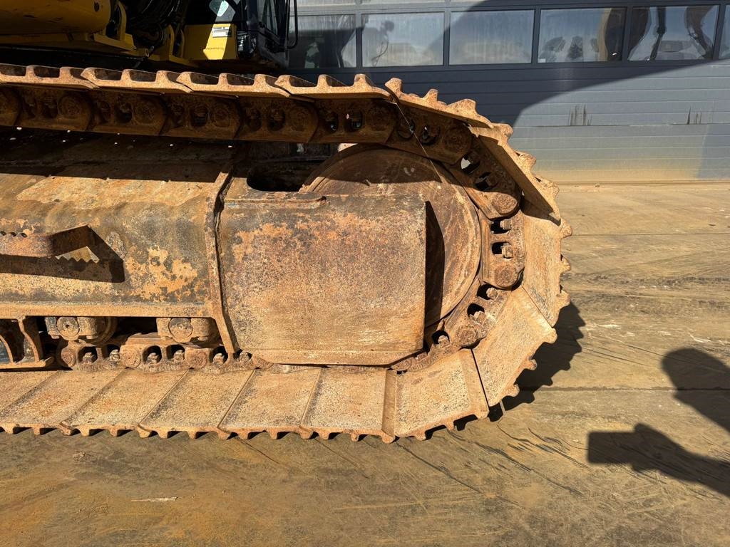 CAT 330FL
