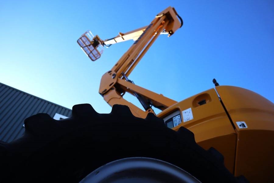 Manitou 180ATJ Diesel, 4x4x4 Drive, 18m Working Height, 11