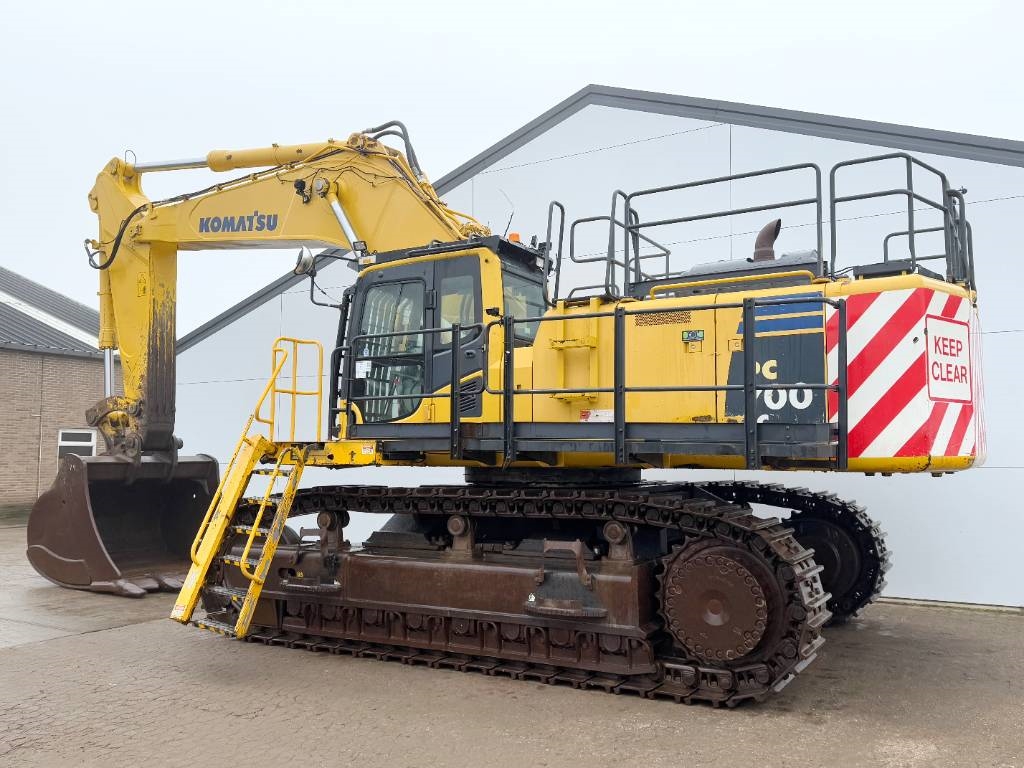Komatsu PC700LC-8 - Adjustable Undercarriage / Hydr Stairs