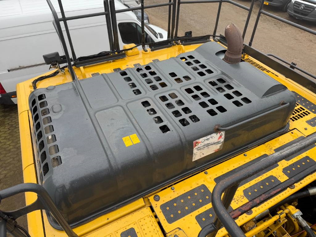 Komatsu PC700LC-8 - Adjustable Undercarriage / Hydr Stairs