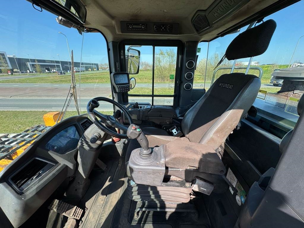 Hyundai HL970