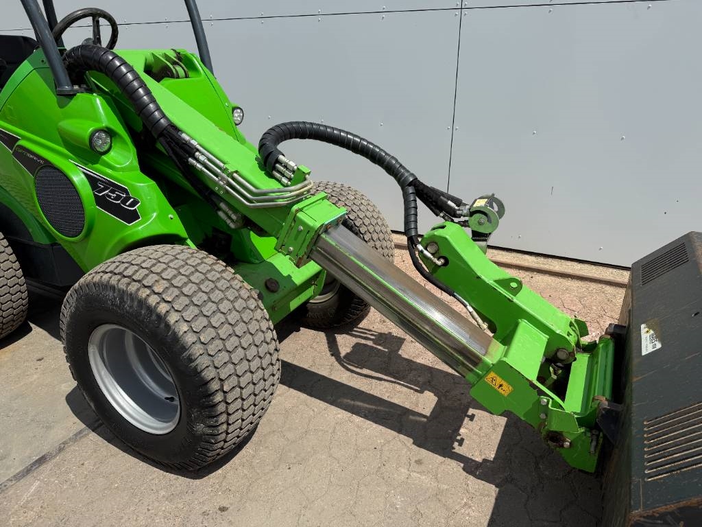 Avant M750 Opti Drive - Bucket + Jib + Forks
