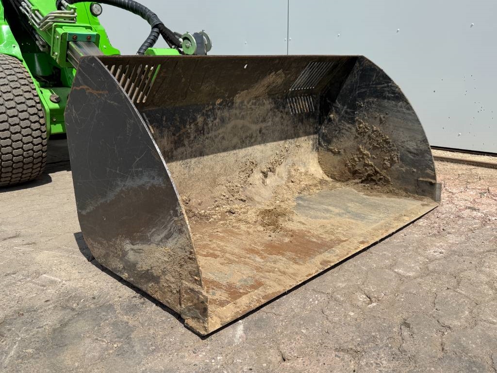 Avant M750 Opti Drive - Bucket + Jib + Forks