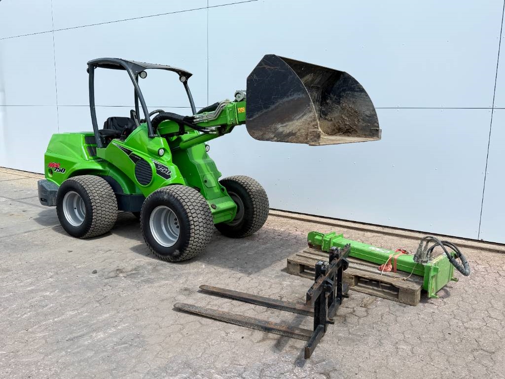 Avant M750 Opti Drive - Bucket + Jib + Forks