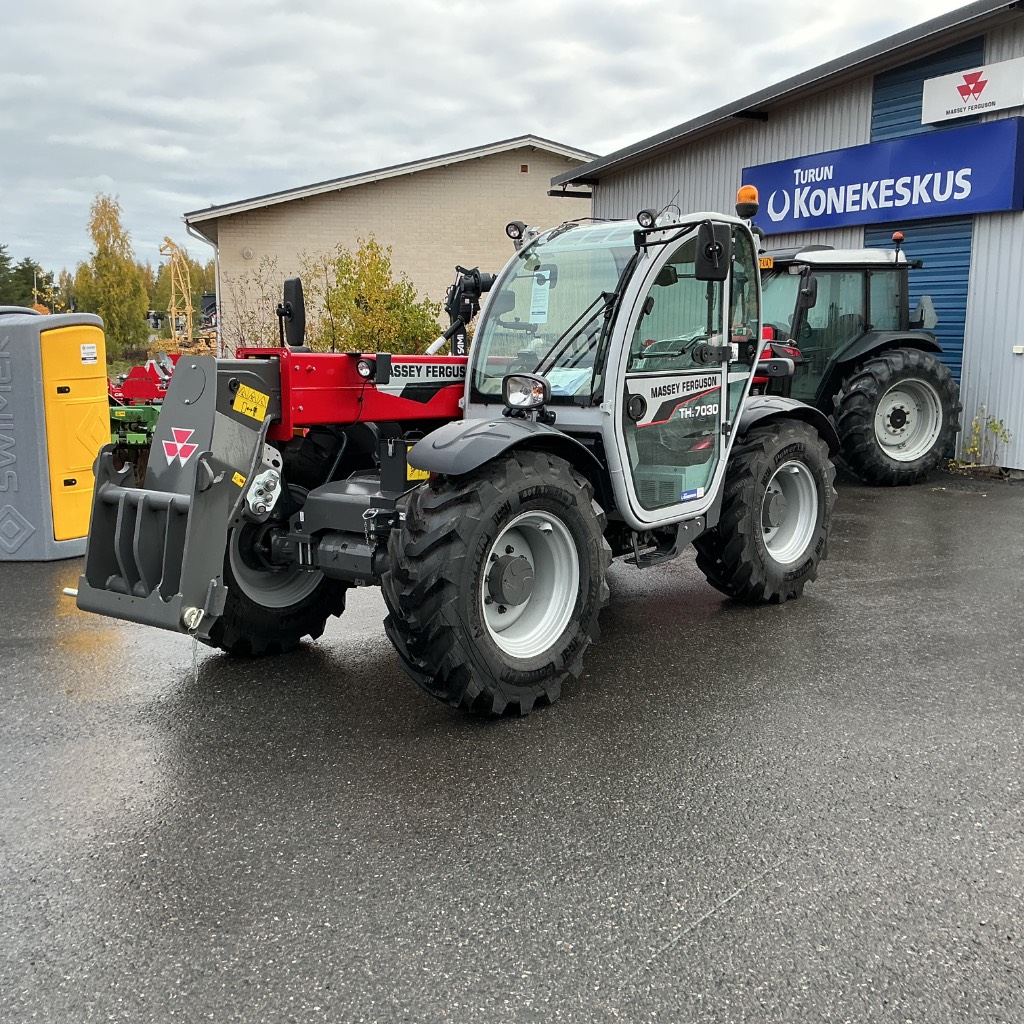 Massey Ferguson TH 7030