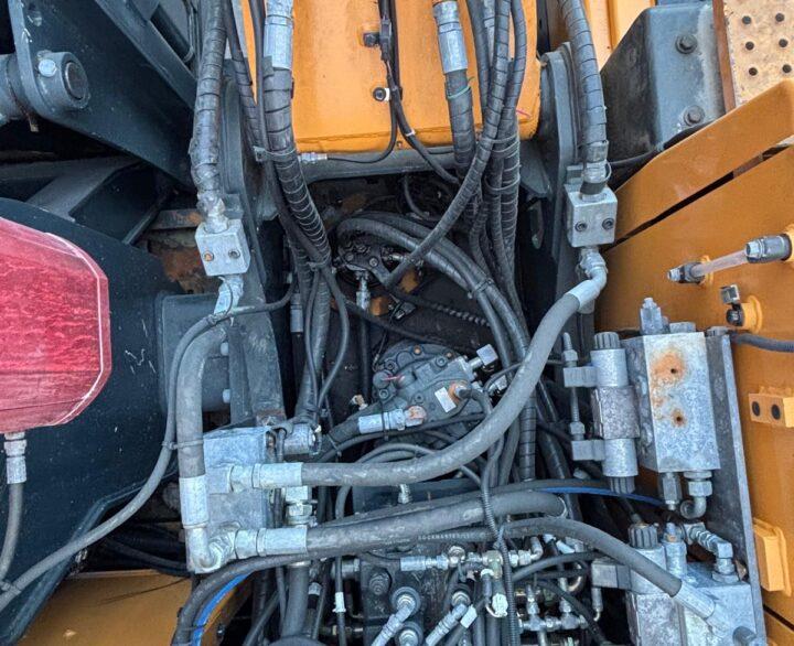 Hyundai HX140LCD High Rise Cab