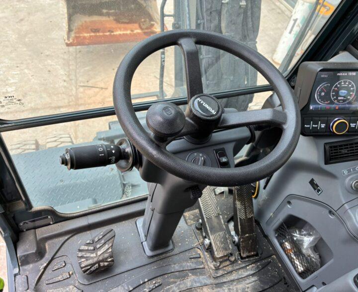 Hyundai HW65AH Ex Demo