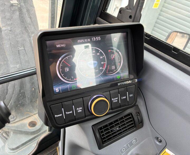 Hyundai HW65AH Ex Demo