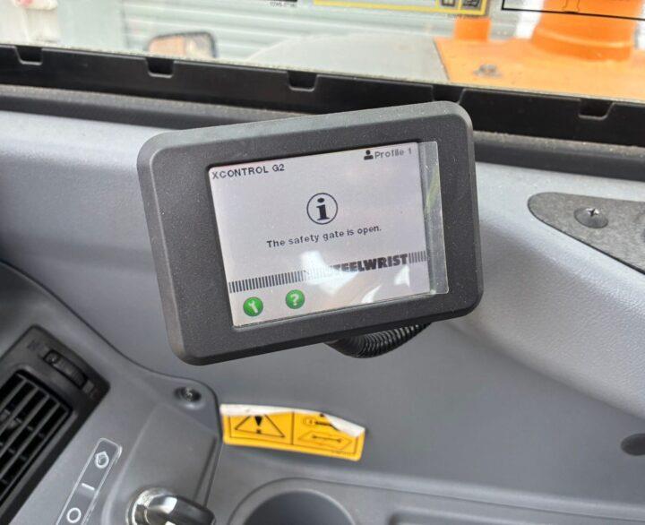 Hyundai HW65AH Ex Demo
