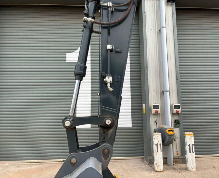 Hyundai HX130ALCR