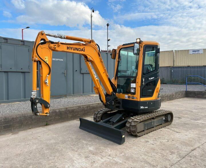 Hyundai R30Z-9AK