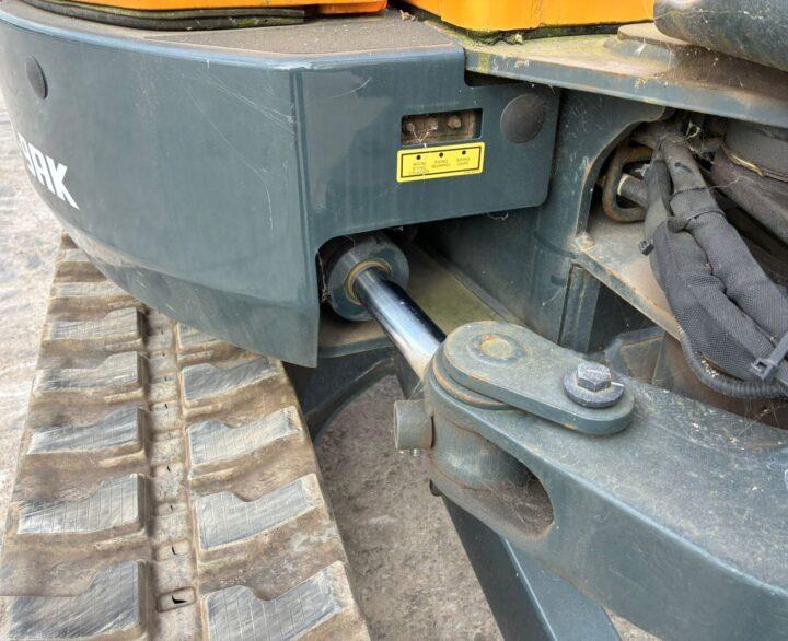 Hyundai R30Z-9AK