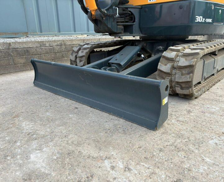 Hyundai R30Z-9AK