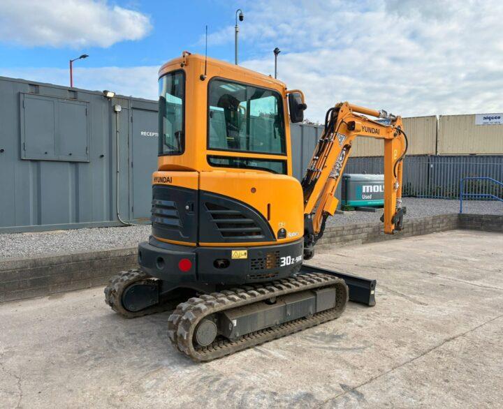 Hyundai R30Z-9AK
