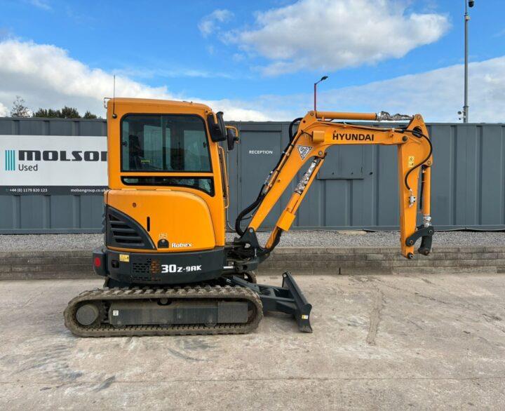 Hyundai R30Z-9AK