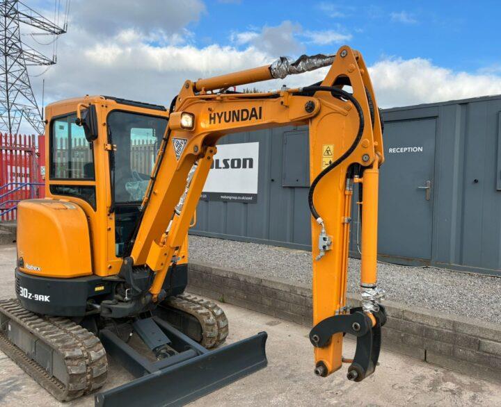 Hyundai R30Z-9AK