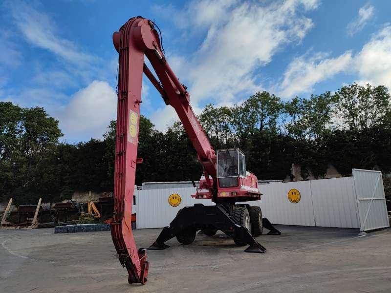 Liebherr A942