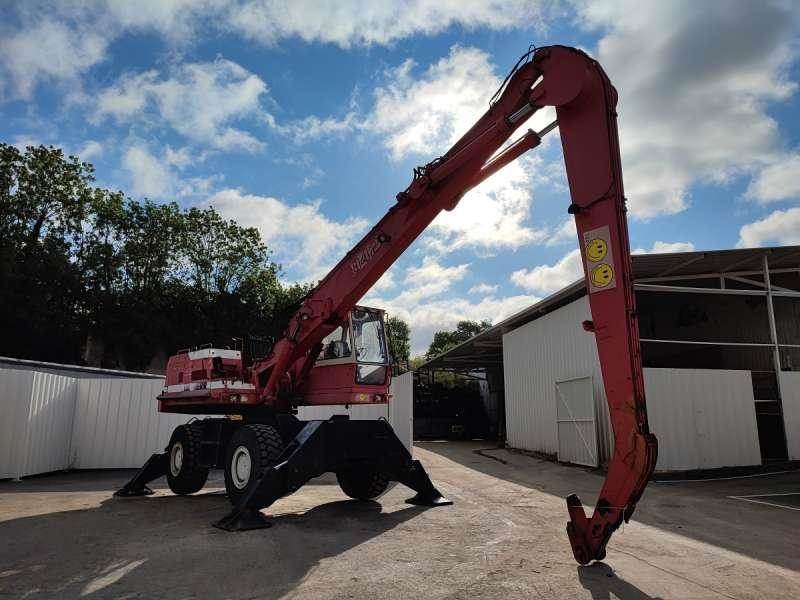 Liebherr A942