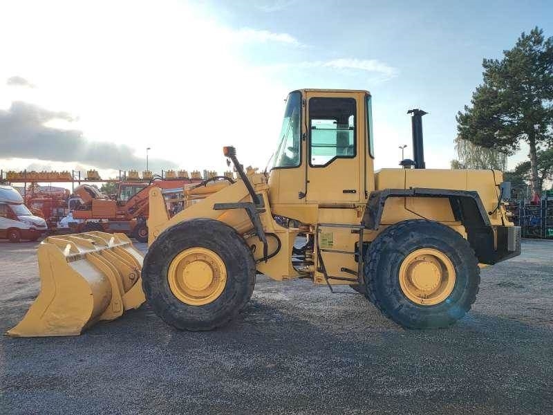 Komatsu WA270-3