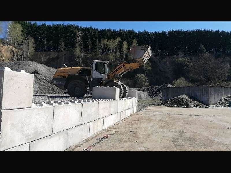 Liebherr L566