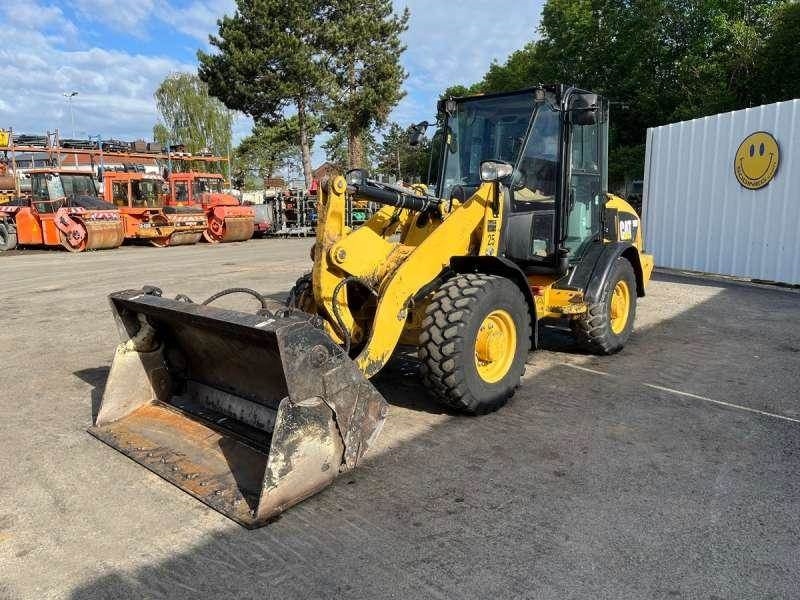 CAT 906H